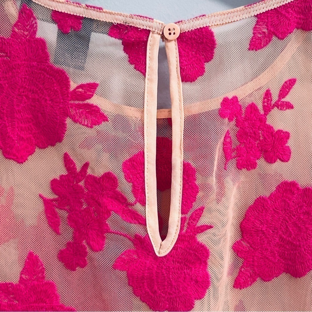 FOREVER 21 Contemporary Embroidered Rose Sheer Mesh Shirt Womens Size Small - Picture 7 of 9